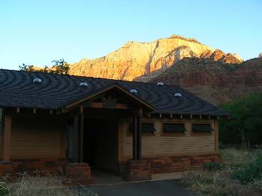 wzion2012-scenic-toilet-1  Zion Canyon.jpg (233954 bytes)